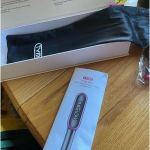 Tymo. Hair straightener